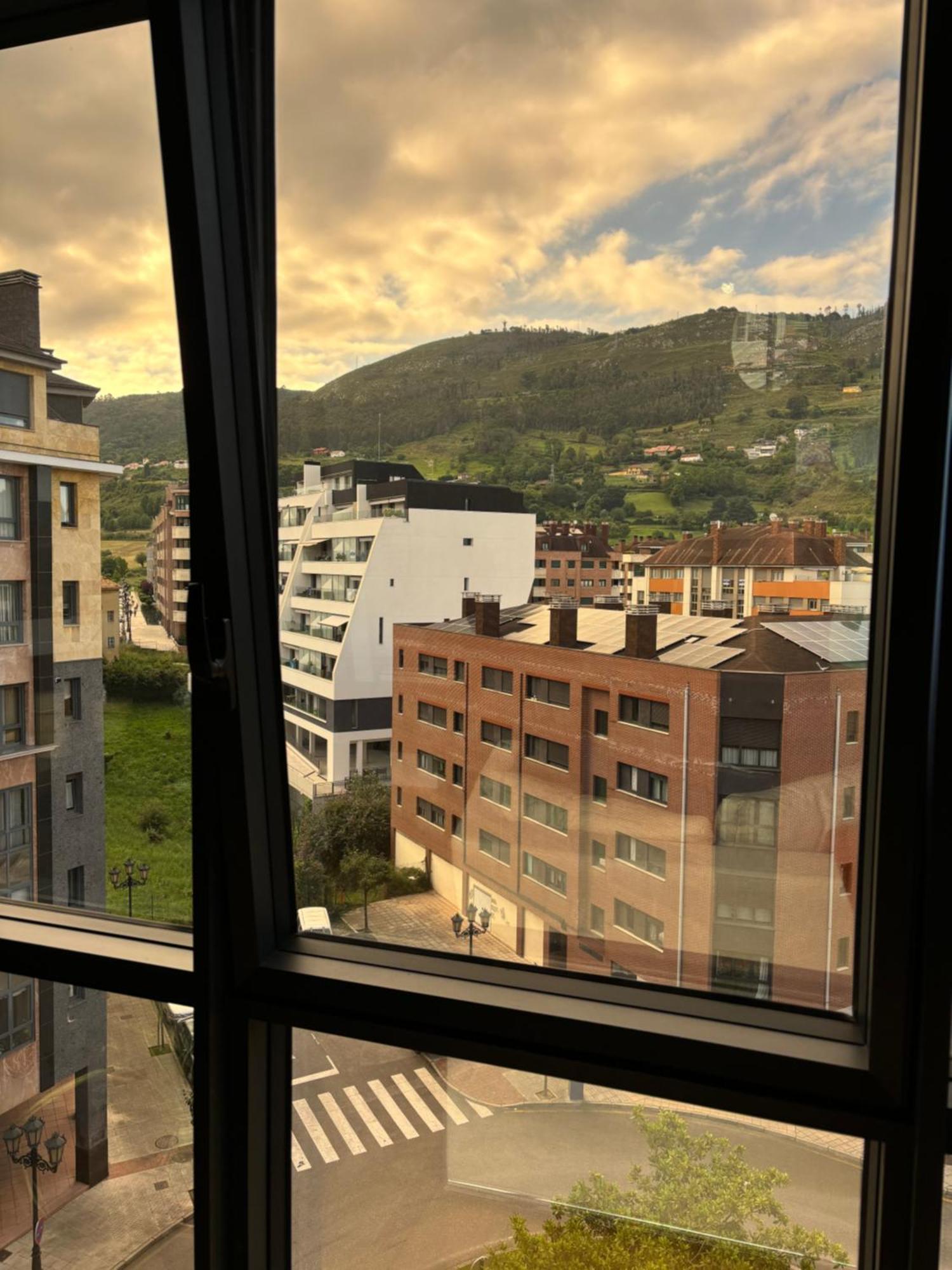 Apartamento Oviedo Naranco Luaran gambar